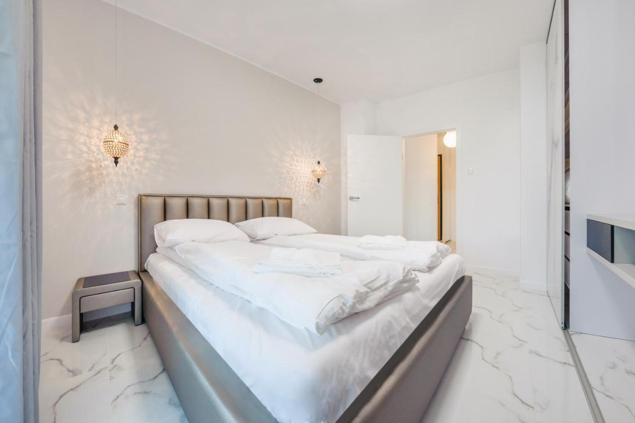 Luxury Long Island Suite Gdansk Exterior photo