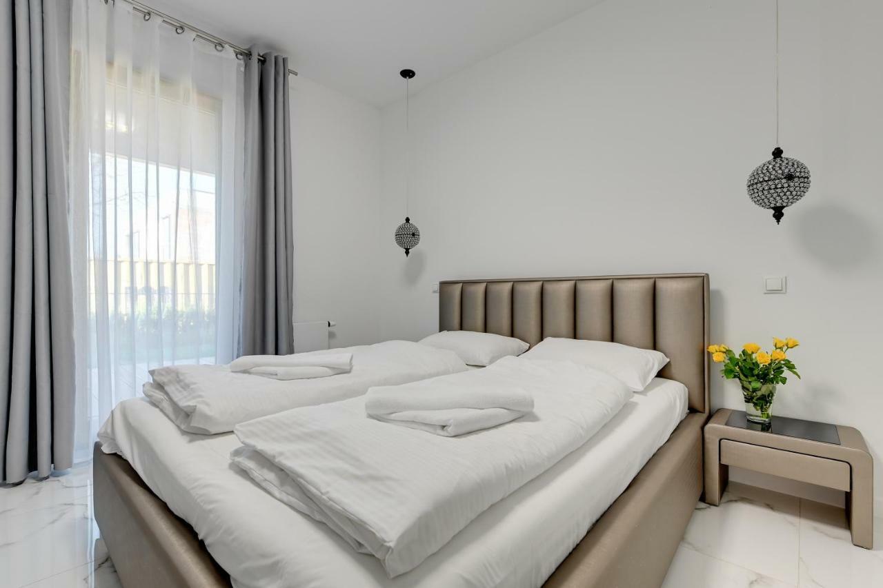 Luxury Long Island Suite Gdansk Exterior photo